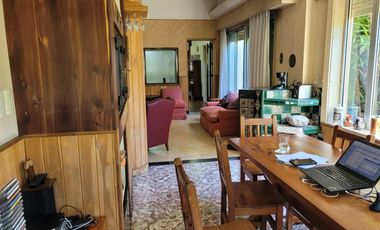 Casa en  venta en Vicente Lopez,  residencial, buen lote, ideal actualizar