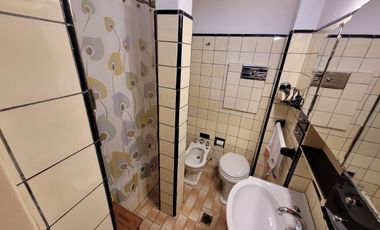 Casa en  venta en Vicente Lopez,  residencial, buen lote, ideal actualizar