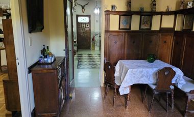Casa en  venta en Vicente Lopez,  residencial, buen lote, ideal actualizar