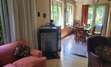 Casa en  venta en Vicente Lopez,  residencial, buen lote, ideal actualizar