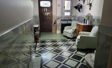 Casa en  venta en Vicente Lopez,  residencial, buen lote, ideal actualizar