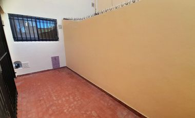 Vicente López - Excelente ubicación! - Cómodo departamento 2 amb  con 2 Patios!