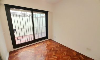 Vicente López - Excelente ubicación! - Cómodo departamento 2 amb  con 2 Patios!