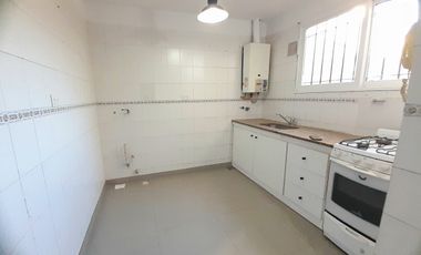 Vicente López - Excelente ubicación! - Cómodo departamento 2 amb  con 2 Patios!
