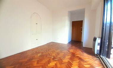 Vicente López - Excelente ubicación! - Cómodo departamento 2 amb  con 2 Patios!