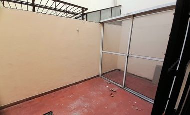 Vicente López - Excelente ubicación! - Cómodo departamento 2 amb  con 2 Patios!