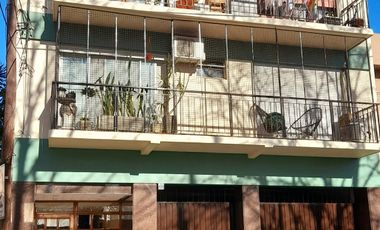 Vicente López - Excelente ubicación! - Cómodo departamento 2 amb  con 2 Patios!