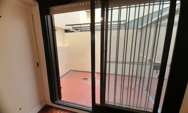 Vicente López - Excelente ubicación! - Cómodo departamento 2 amb  con 2 Patios!