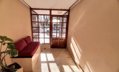 Vicente López - Excelente ubicación! - Cómodo departamento 2 amb  con 2 Patios!