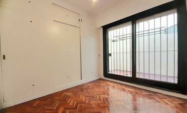 Vicente López - Excelente ubicación! - Cómodo departamento 2 amb  con 2 Patios!