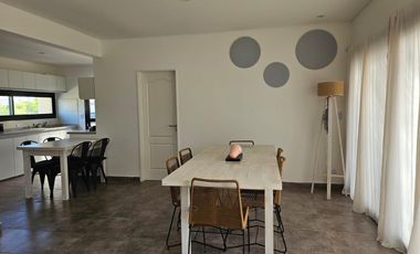 Casa en venta en  Acacias con pileta  perímetro a la reserva espectacular vista