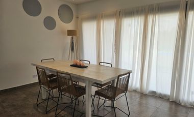 Casa en venta en  Acacias con pileta  perímetro a la reserva espectacular vista