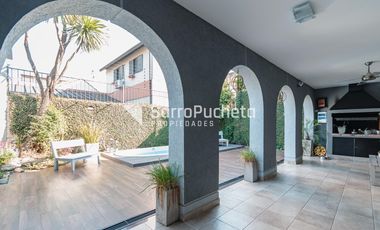 Venta casa 4 amb con patio, piscina y cochera en Ramos Mejia.