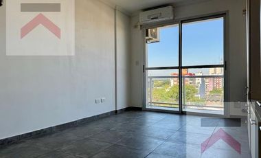 Muy lindo monoambiente en piso alto, vista abierta y pura luz! Excelente ubicación!