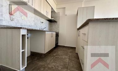 Muy lindo monoambiente en piso alto, vista abierta y pura luz! Excelente ubicación!