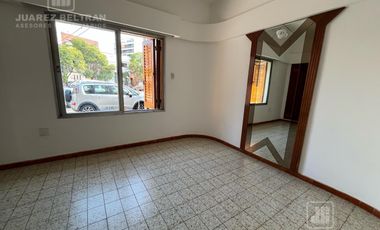 Local en alquiler - Barrio General Paz - Esquina con terraza!