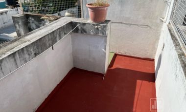 Local en alquiler - Barrio General Paz - Esquina con terraza!