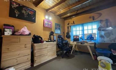 Venta de casa de 7 ambientes con cochera en Ingeniero Maschwitz