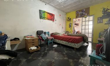 Venta de casa de 7 ambientes con cochera en Ingeniero Maschwitz
