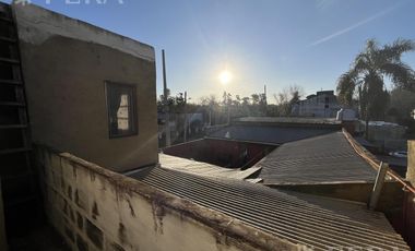 Venta de casa de 7 ambientes con cochera en Ingeniero Maschwitz