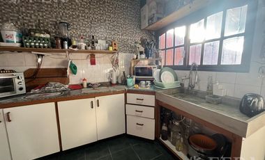 Venta de casa de 7 ambientes con cochera en Ingeniero Maschwitz