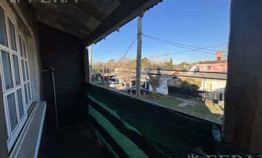 Venta de casa de 7 ambientes con cochera en Ingeniero Maschwitz