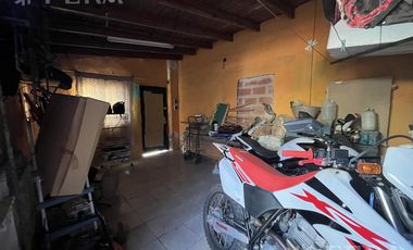 Venta de casa de 7 ambientes con cochera en Ingeniero Maschwitz