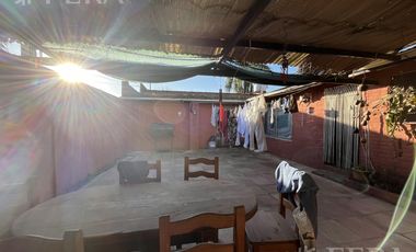 Venta de casa de 7 ambientes con cochera en Ingeniero Maschwitz