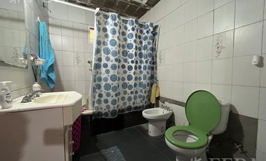 Venta de casa de 7 ambientes con cochera en Ingeniero Maschwitz