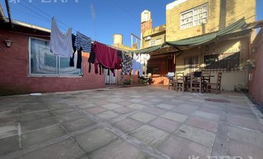 Venta de casa de 7 ambientes con cochera en Ingeniero Maschwitz