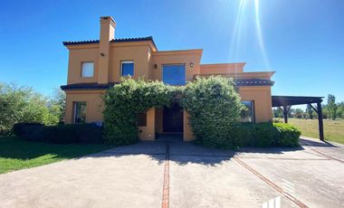 Casa en venta 2 dormitorios La Carolina Country Club Piñero Santa Fe  OPORTUNIDAD RETASADA