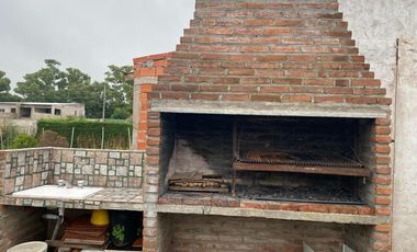 Casa en venta - 2 Dormitorios 1 Baño - Cochera - 420Mts2 - Mar del Plata