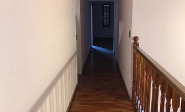 Casa en venta - 4 Dormitorios 3 Baños - Cocheras - 538Mts2 - Villa Udaondo, Ituzaingó
