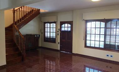 Casa en venta - 4 Dormitorios 3 Baños - Cocheras - 538Mts2 - Villa Udaondo, Ituzaingó