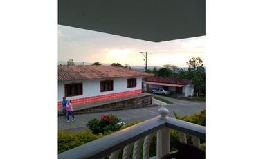 Se Vende Hermosa Casa en Ulloa Valle