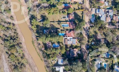Quinta sobre el río en VENTA, con gran terreno, un sueño.