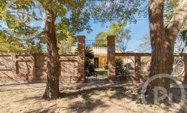 Quinta sobre el río en VENTA, con gran terreno, un sueño.