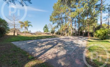 Quinta sobre el río en VENTA, con gran terreno, un sueño.