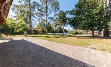 Quinta sobre el río en VENTA, con gran terreno, un sueño.