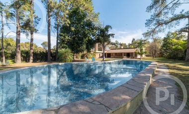 Quinta sobre el río en VENTA, con gran terreno, un sueño.
