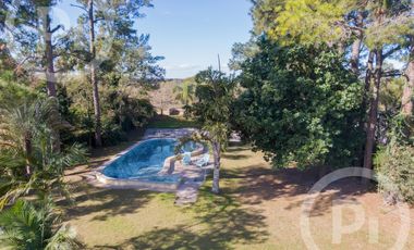 Quinta sobre el río en VENTA, con gran terreno, un sueño.