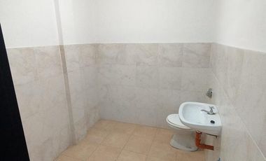 LOCAL COMERCIAL/ DEPOSITO ALQUILER EN DERQUI 1660 (LANUS)