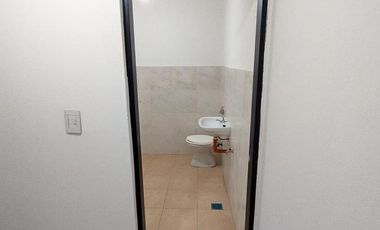 LOCAL COMERCIAL/ DEPOSITO ALQUILER EN DERQUI 1660 (LANUS)