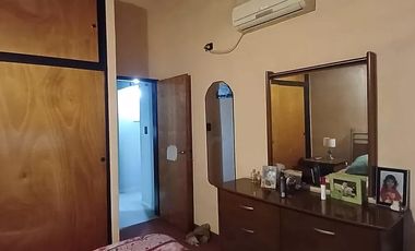 Casa en venta - 3 Dormitorios 3 Baños - Cocheras - 300Mts2 - Morón