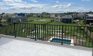Casa en venta - 3 Dormitorios 3 Baños - Cochera - 158Mts2 - Escobar