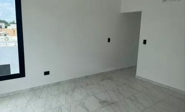Casa en venta - 3 Dormitorios 3 Baños - Cochera - 158Mts2 - Escobar