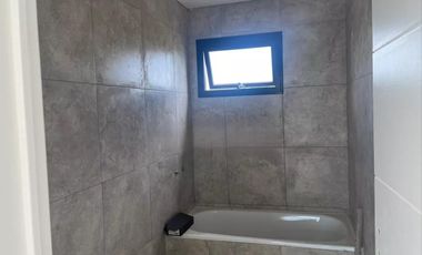 Casa en venta - 3 Dormitorios 3 Baños - Cochera - 158Mts2 - Escobar