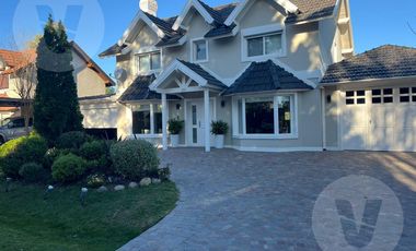 Casa en venta - Barrio Echeverría del Lago, Canning