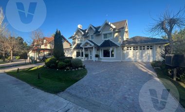 Casa en venta - Barrio Echeverría del Lago, Canning