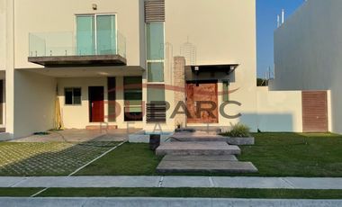 Casa Amueblada  de 3 Recamaras en Renta, Residencial Azul